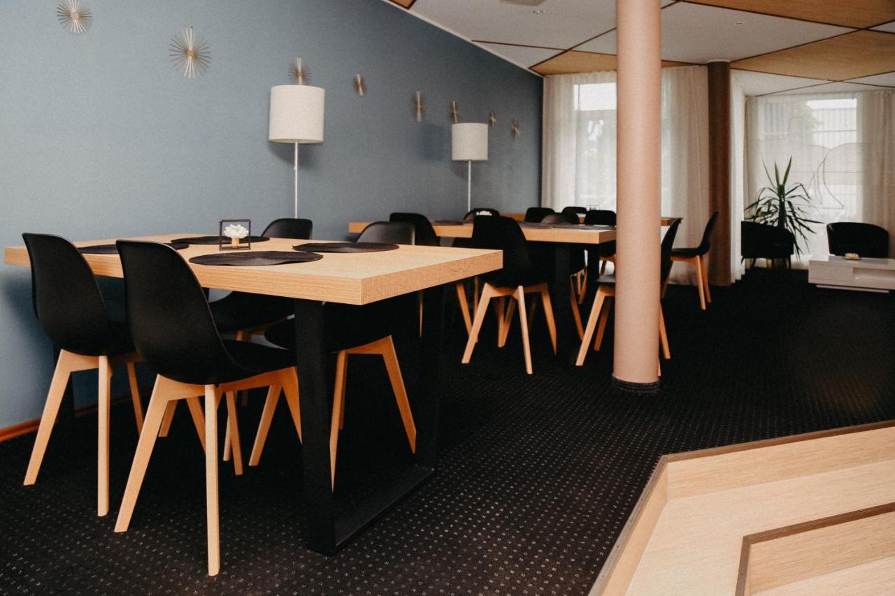 Hotel Vesiroos パルヌ エクステリア 写真