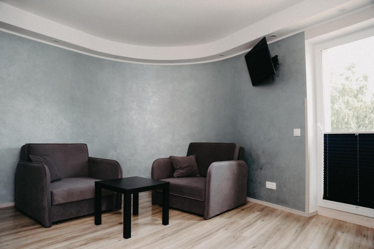 Hotel Vesiroos パルヌ エクステリア 写真