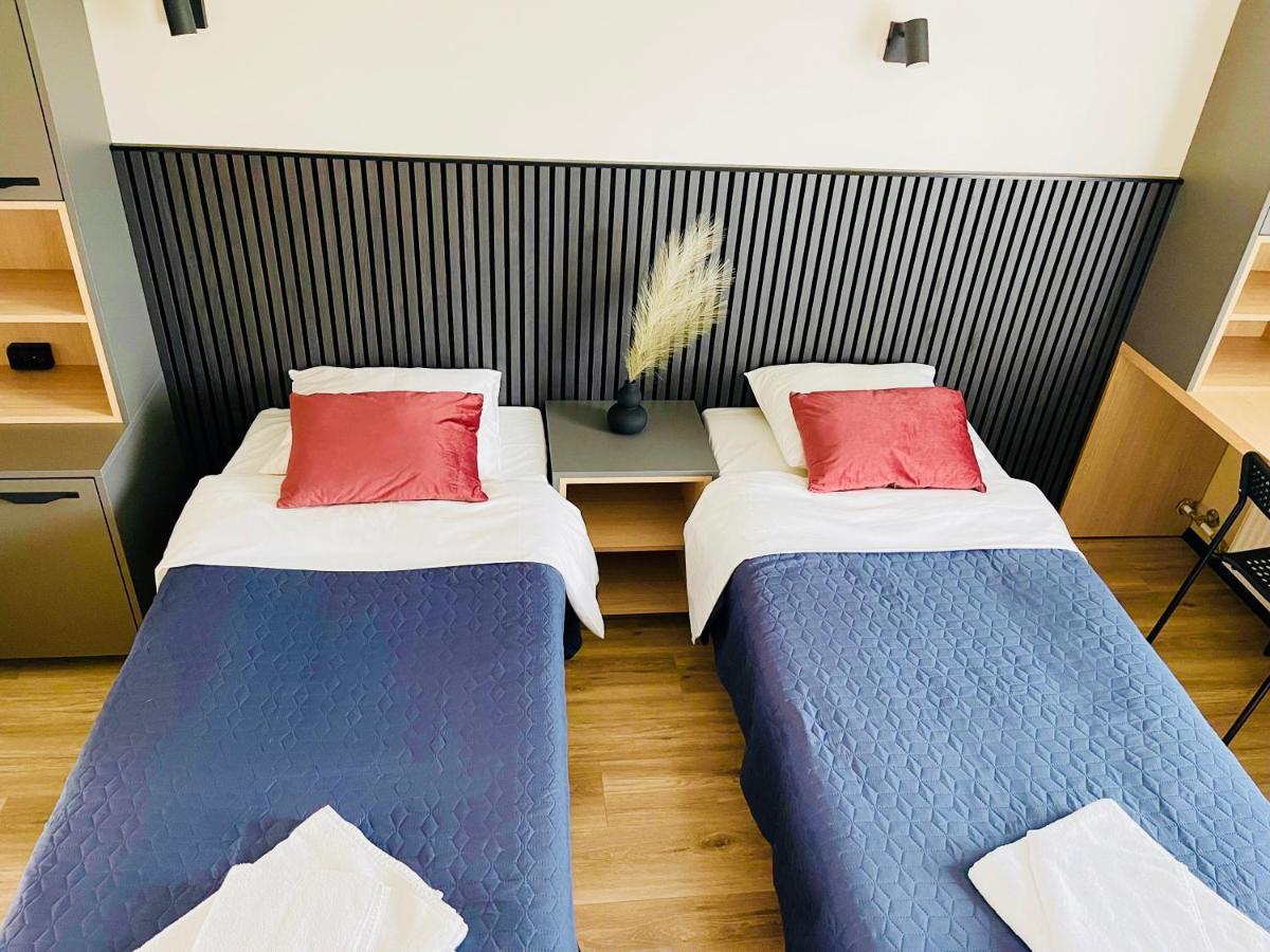 Hotel Vesiroos パルヌ エクステリア 写真