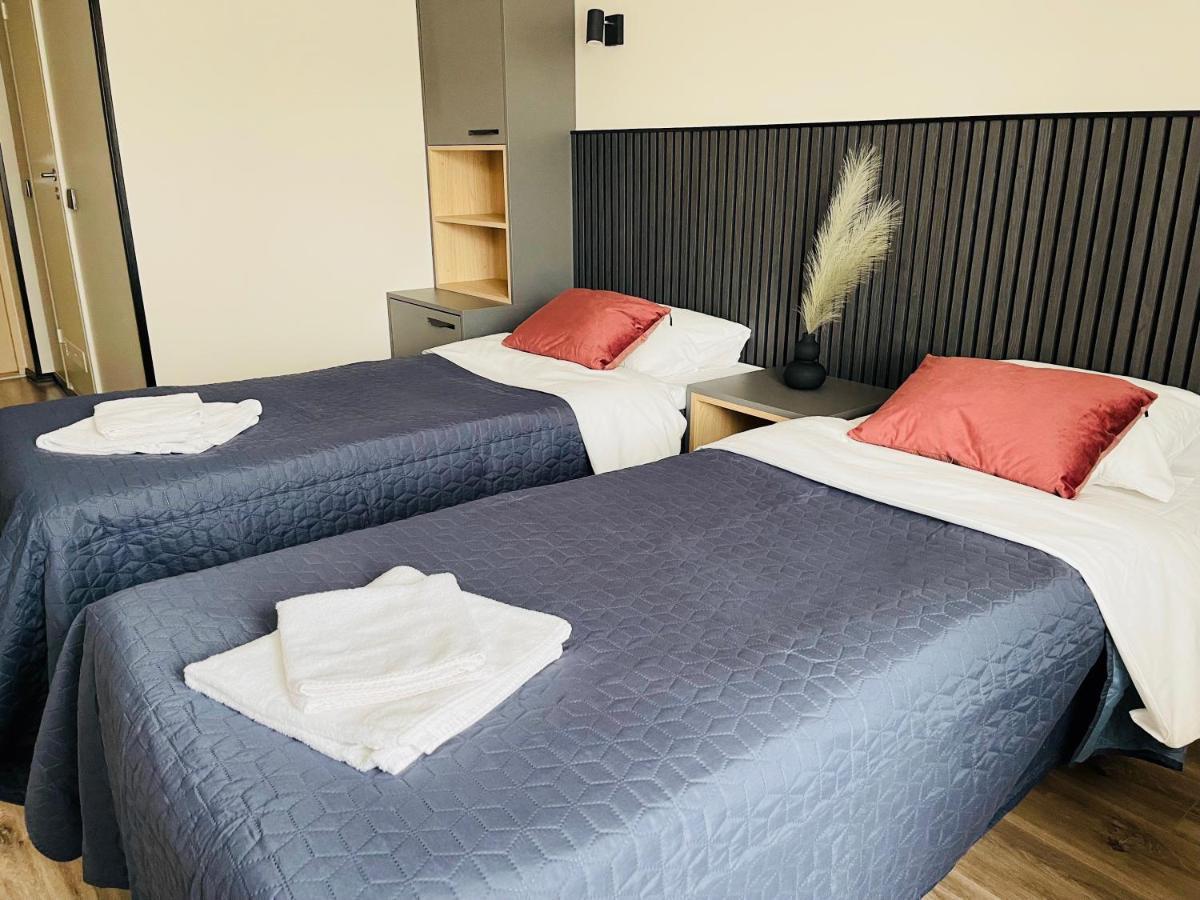 Hotel Vesiroos パルヌ エクステリア 写真