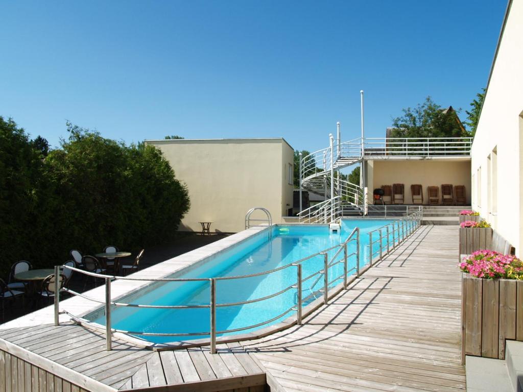 Hotel Vesiroos パルヌ エクステリア 写真
