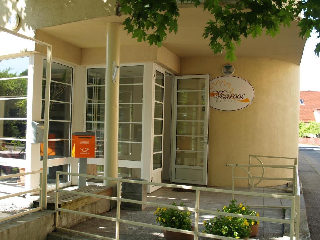 Hotel Vesiroos パルヌ エクステリア 写真